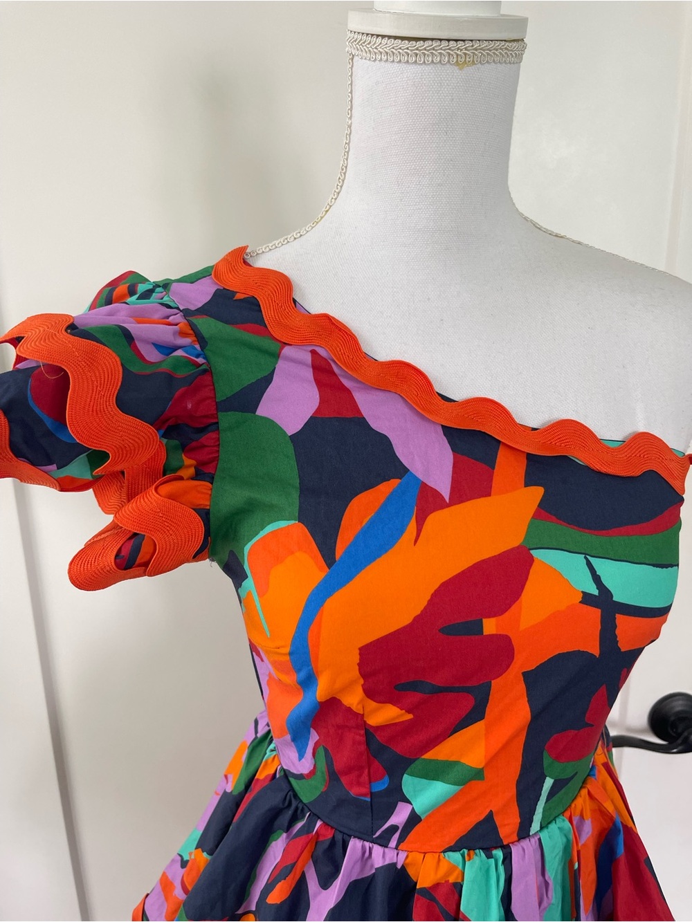 Avara One Shoulder Ruffle Dress Bright Resort Cotton Ric Rac Small NWT - Picture 4 of 7